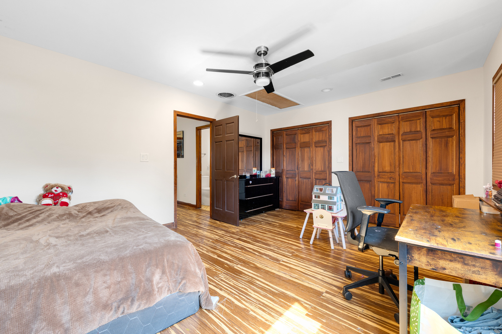 7417 S Sangamon Street Property Photo 16