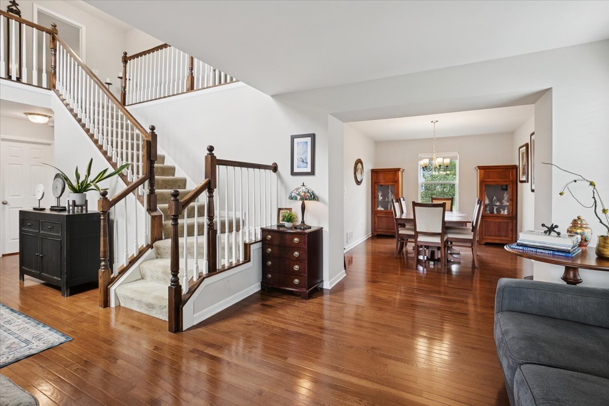 1731 Wentworth Drive Property Photo 3