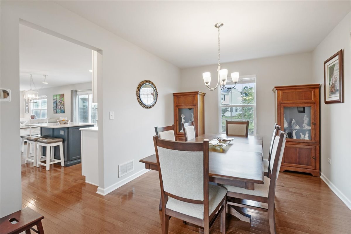 1731 Wentworth Drive Property Photo 5