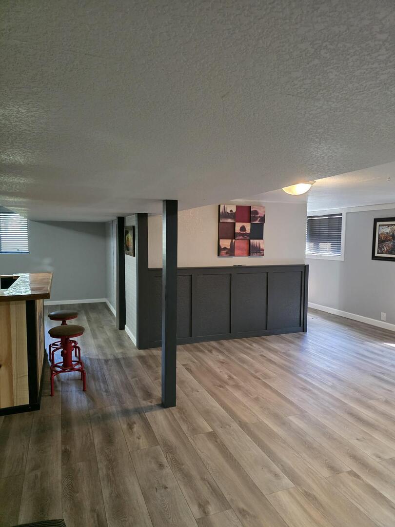 102 E West Street Property Photo 10
