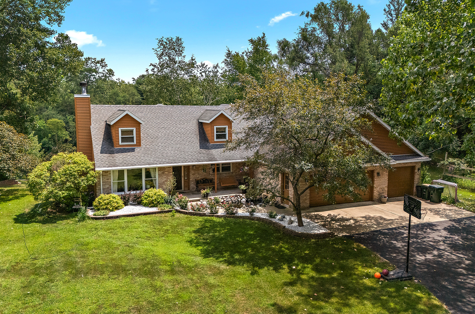 5205 Deerfield Drive Property Photo 2