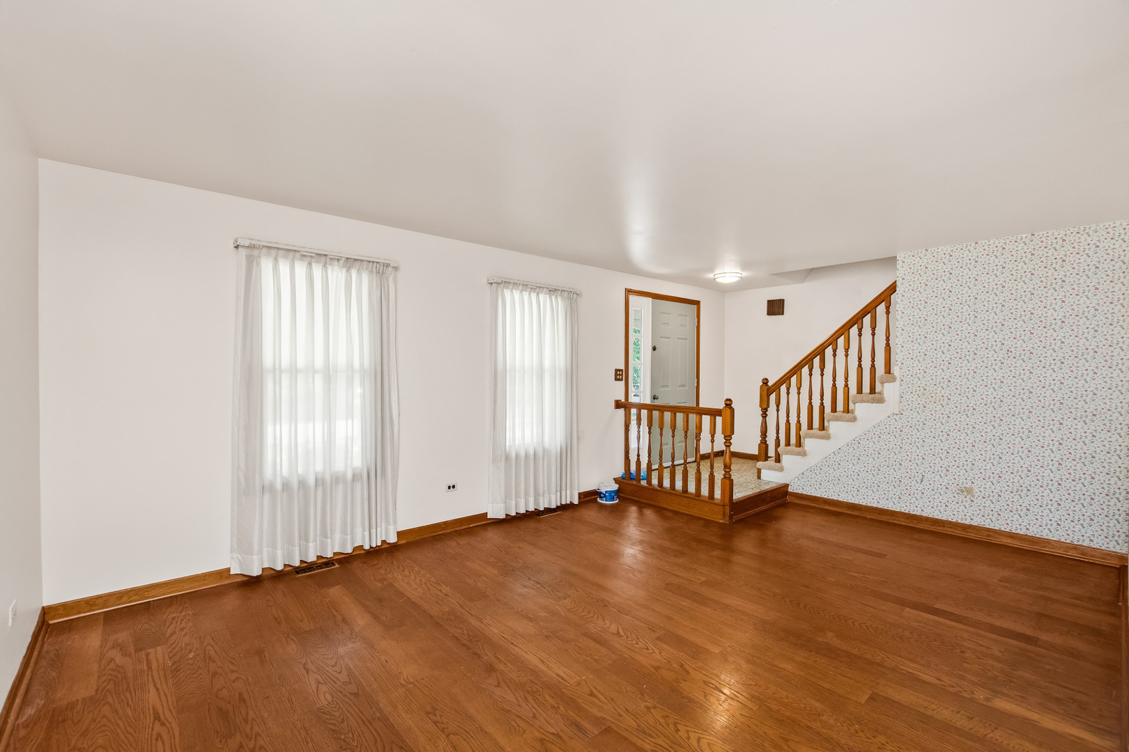 18604 Carpenter Street Property Photo 3