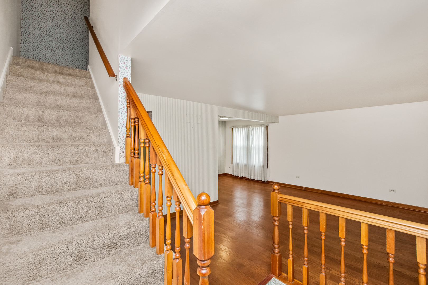 18604 Carpenter Street Property Photo 5