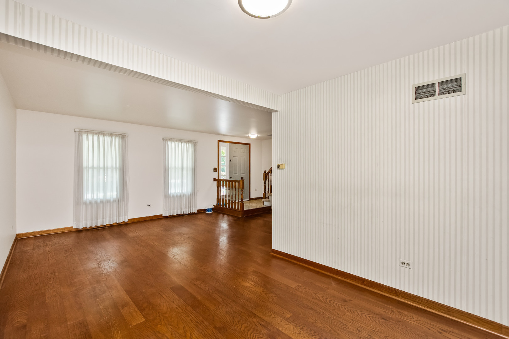 18604 Carpenter Street Property Photo 7