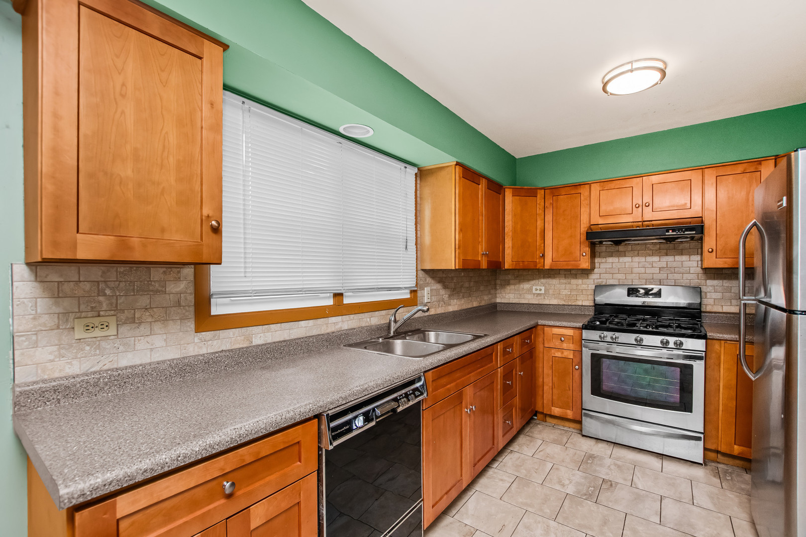 18604 Carpenter Street Property Photo 9