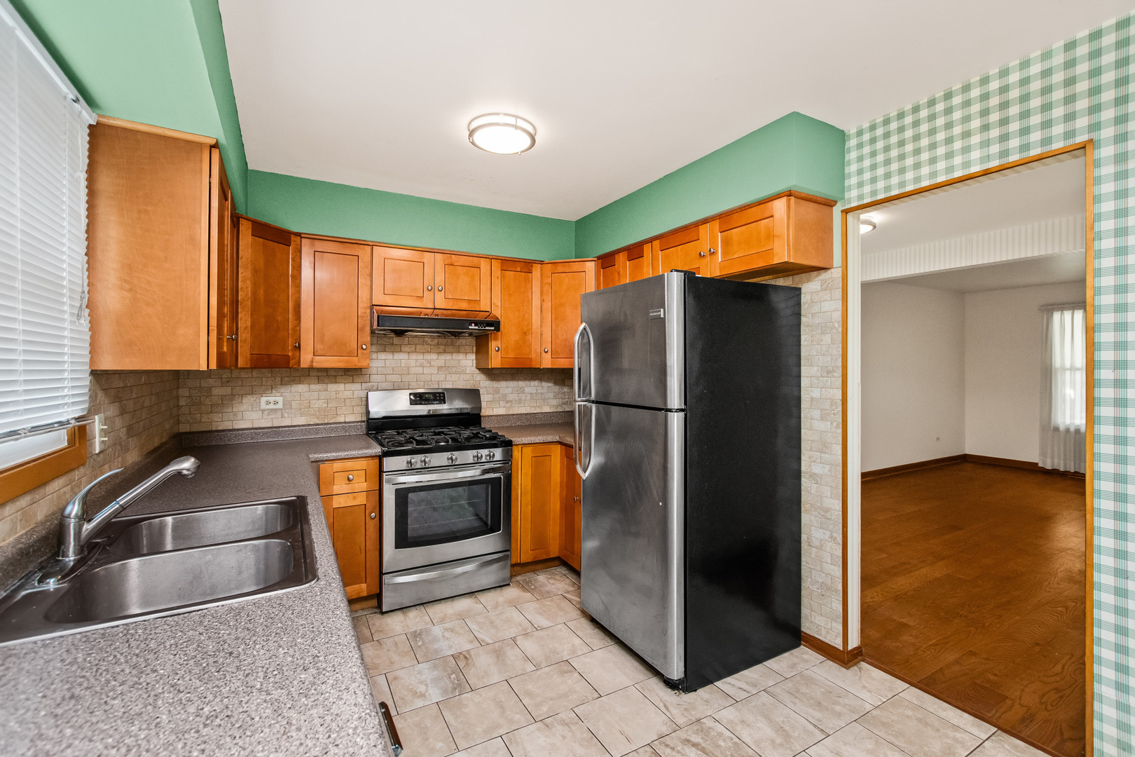 18604 Carpenter Street Property Photo 10