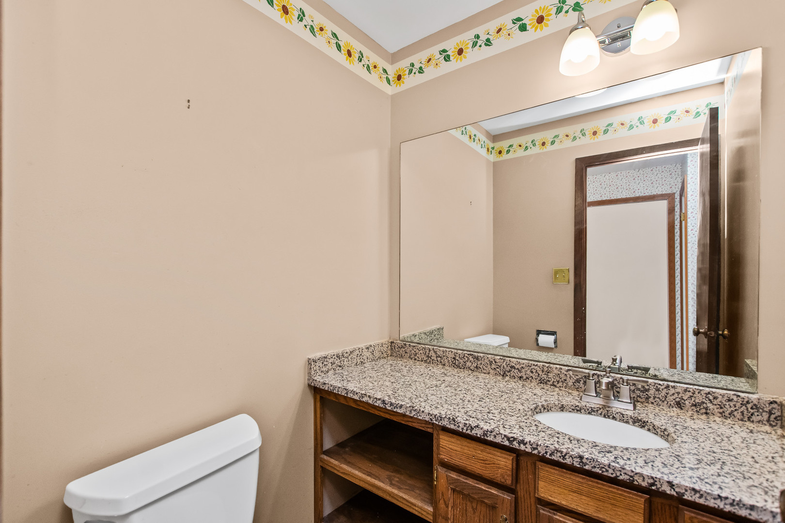18604 Carpenter Street Property Photo 13