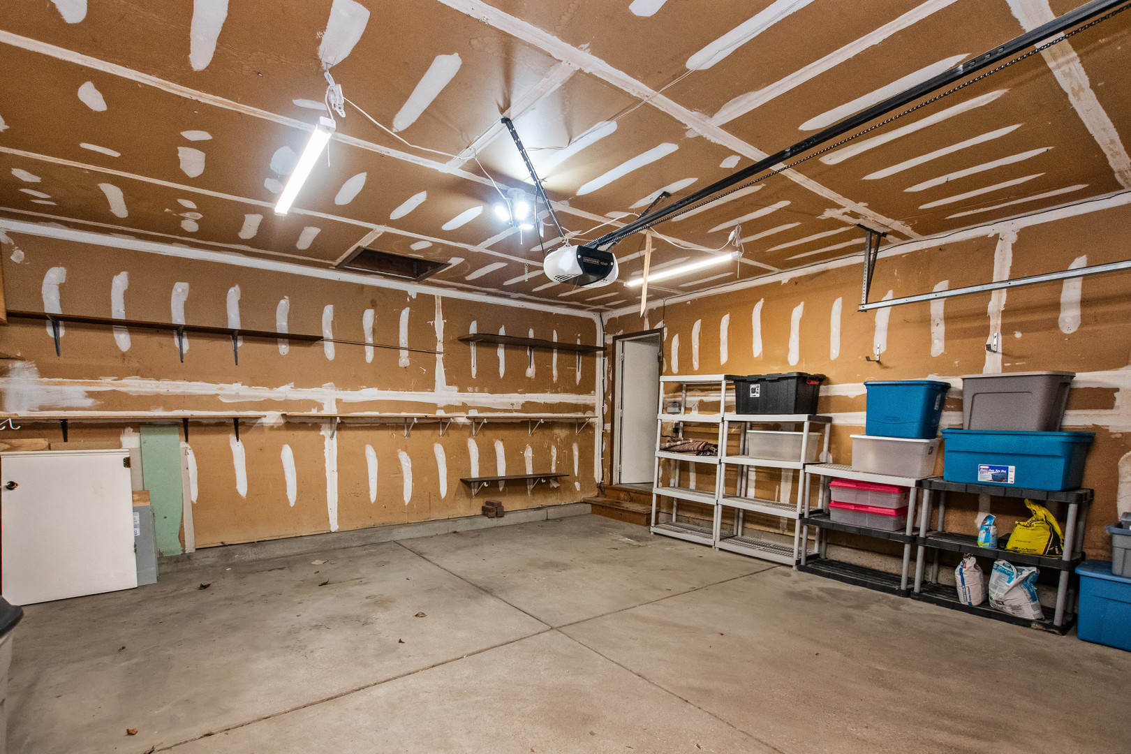 18604 Carpenter Street Property Photo 23