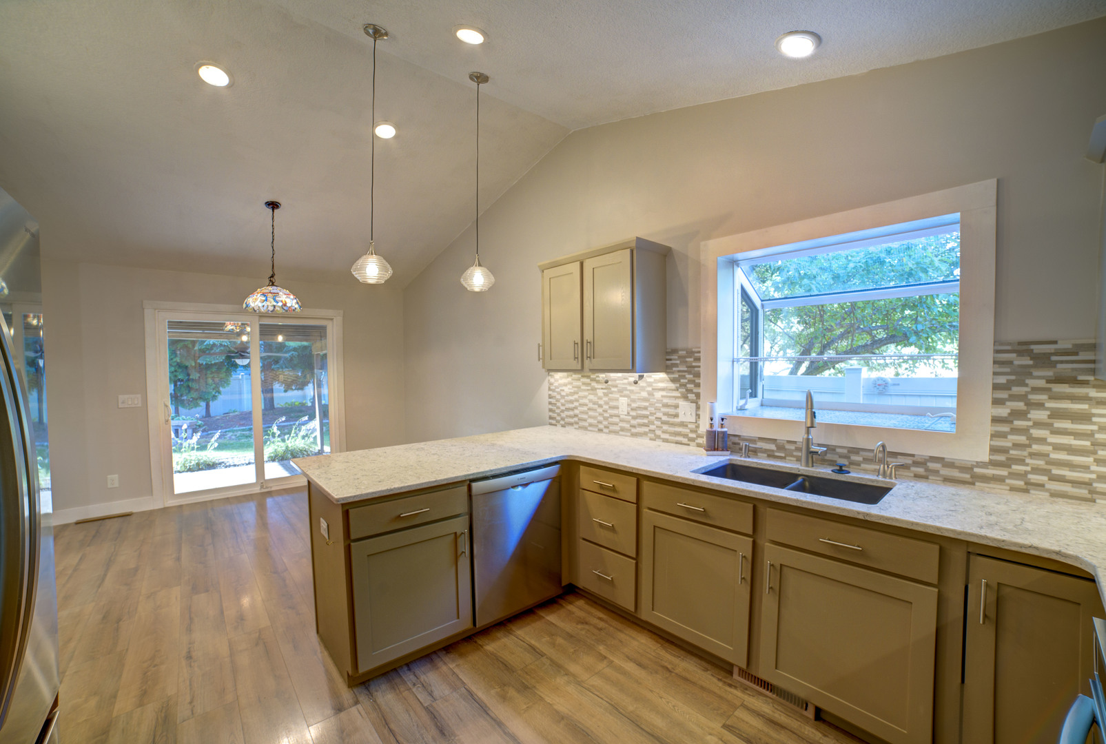 302 Pinehurst Drive Property Photo 14