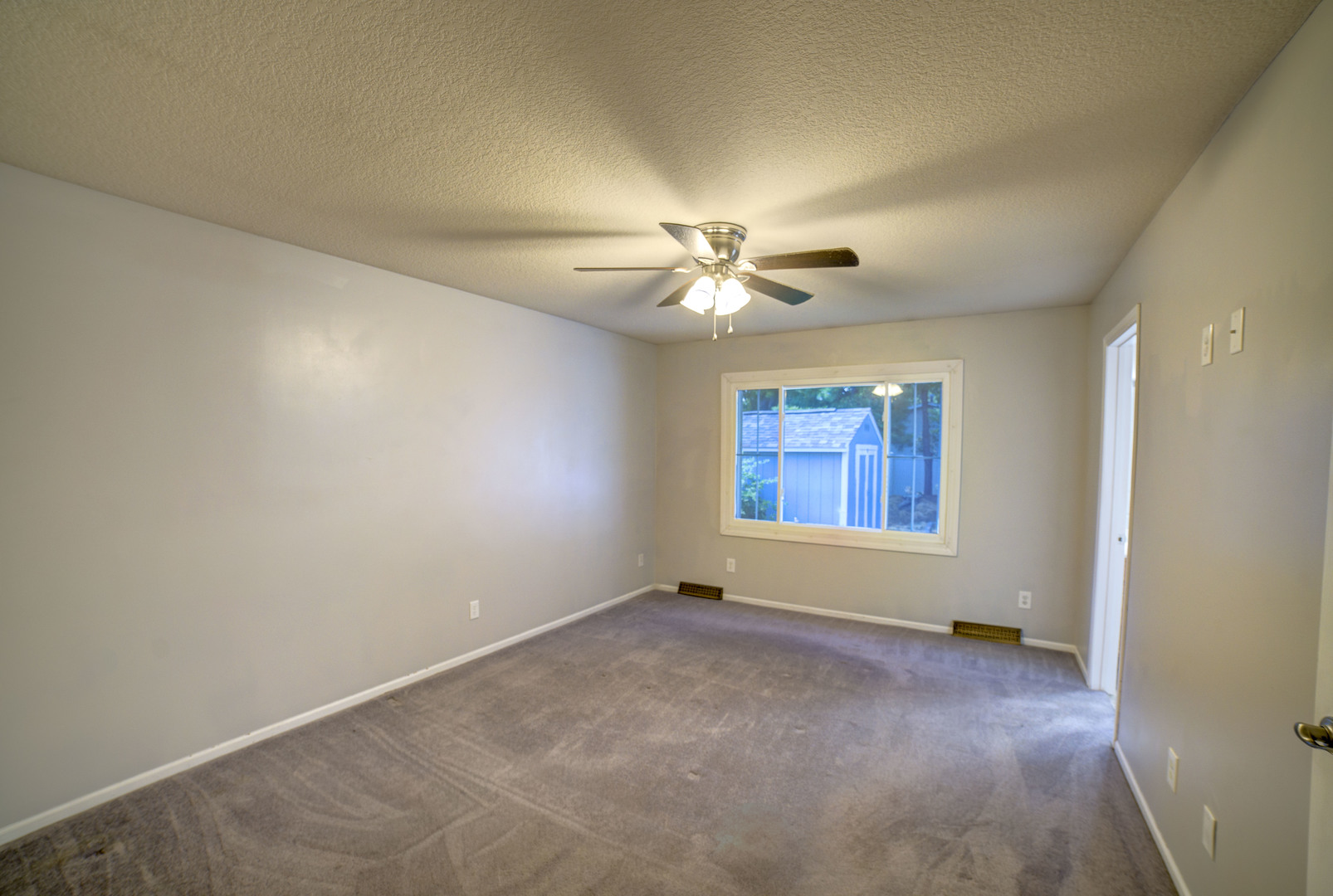 302 Pinehurst Drive Property Photo 23