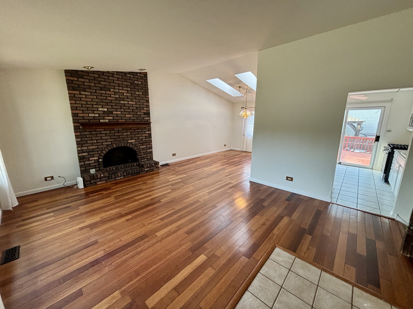 1450 Sturbridge Court Property Photo 3