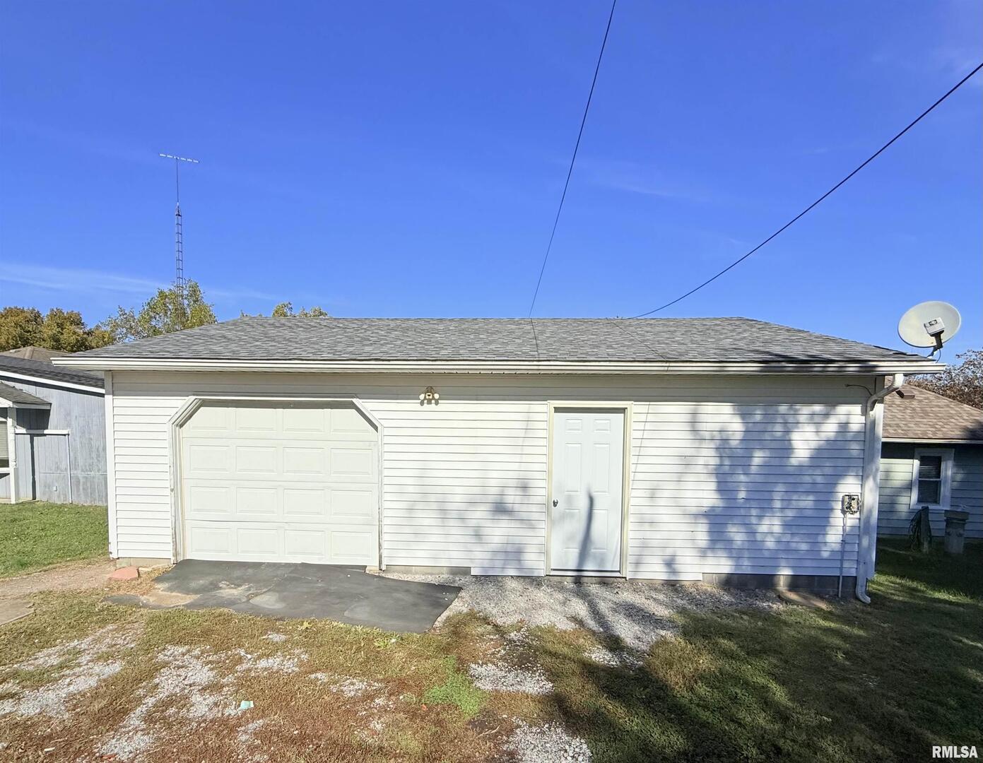 123 W College Street Property Photo 19