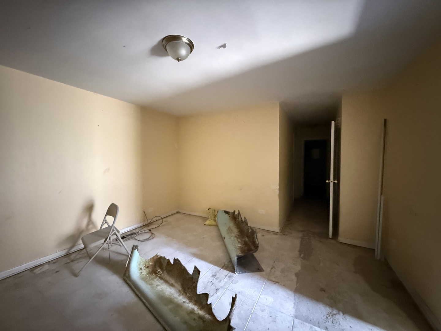 14737 Ellis Avenue Property Photo 2