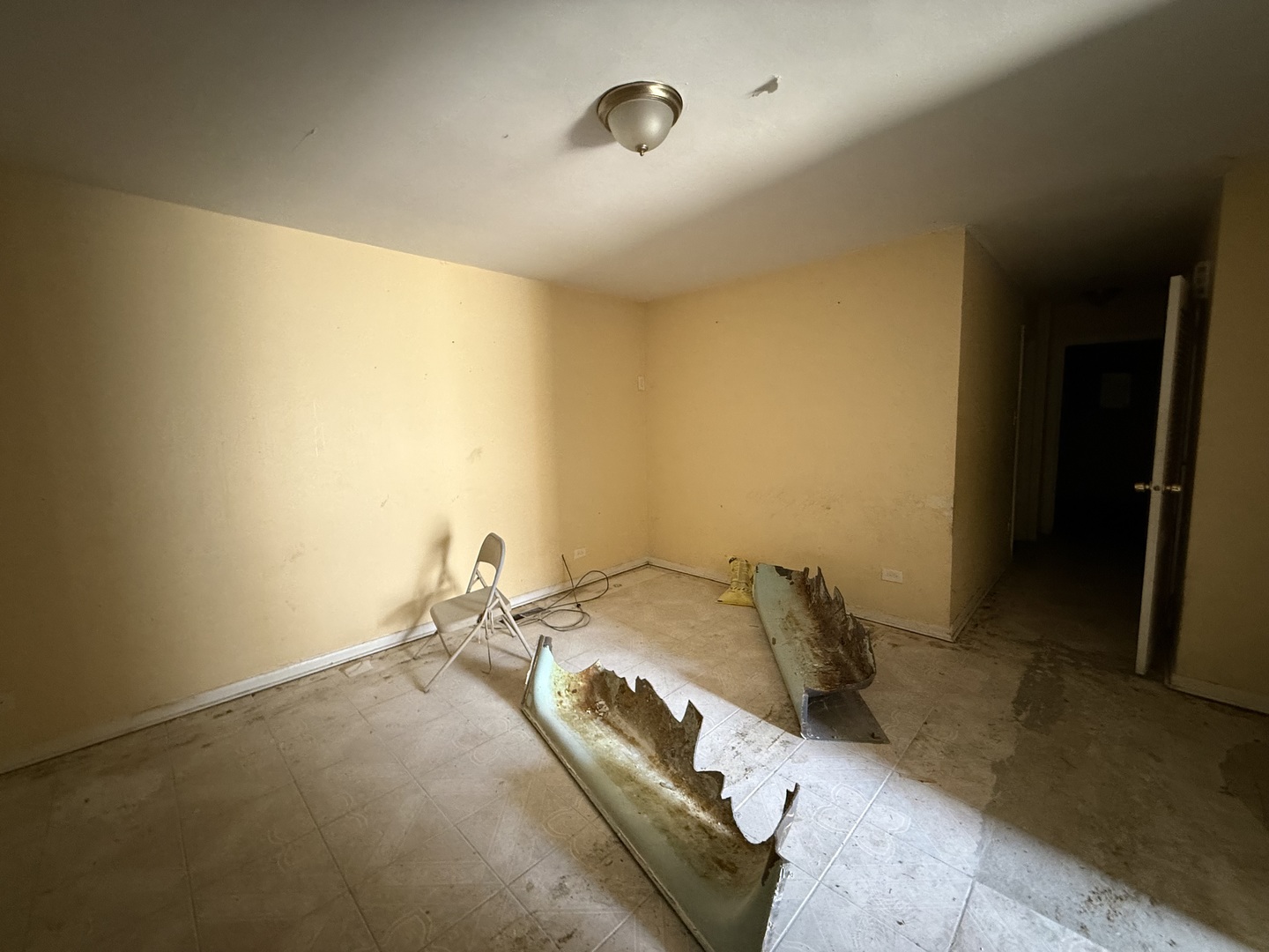 14737 Ellis Avenue Property Photo 4