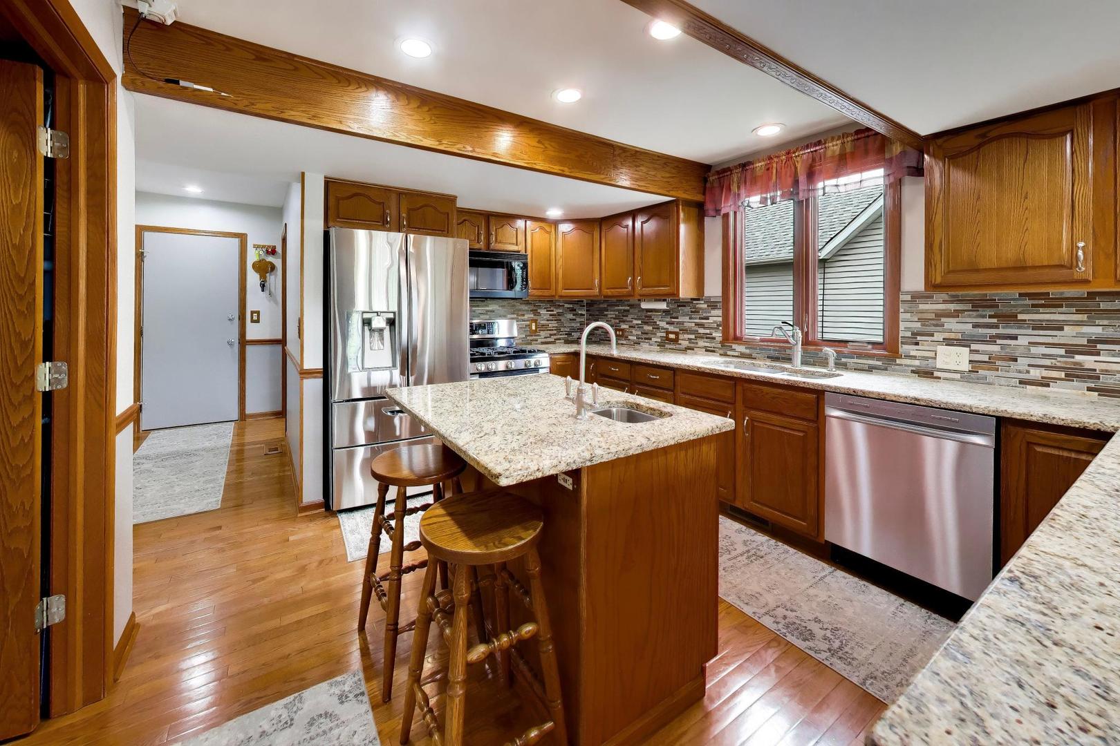 36701 N Lake Street Property Photo 5