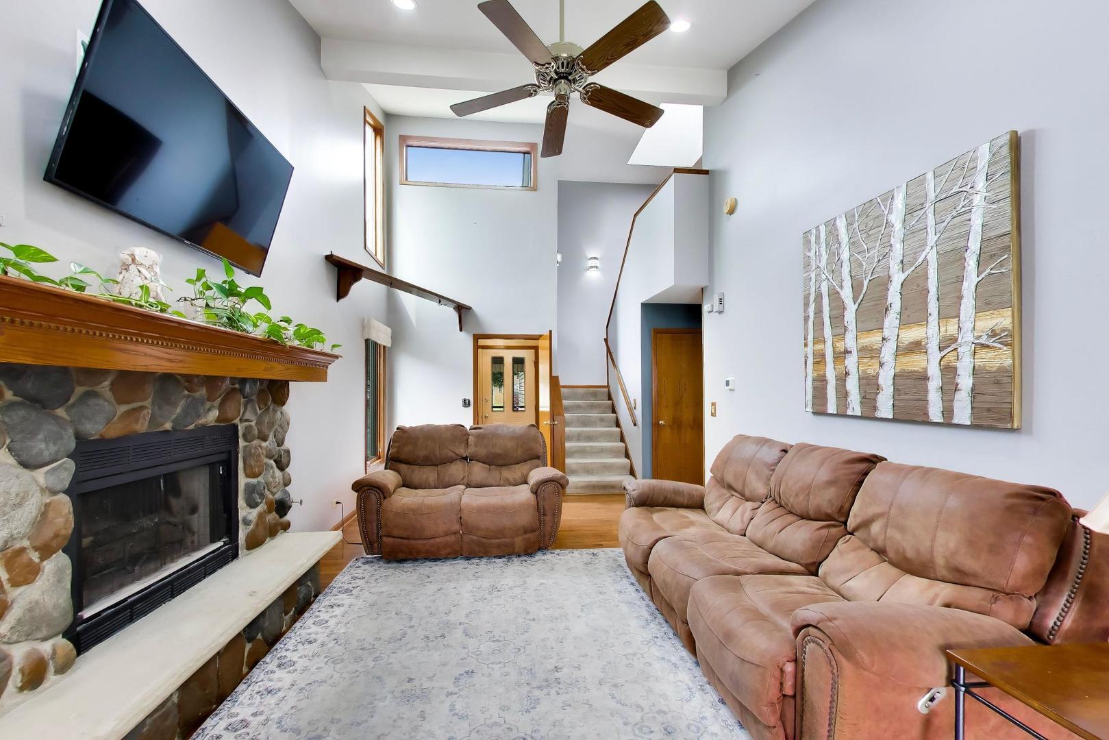 36701 N Lake Street Property Photo 10