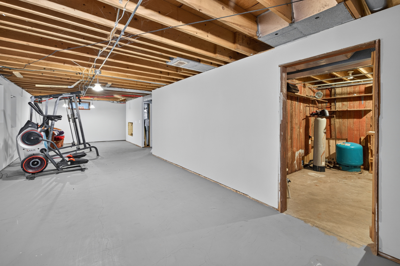 14309 K B Road Property Photo 32