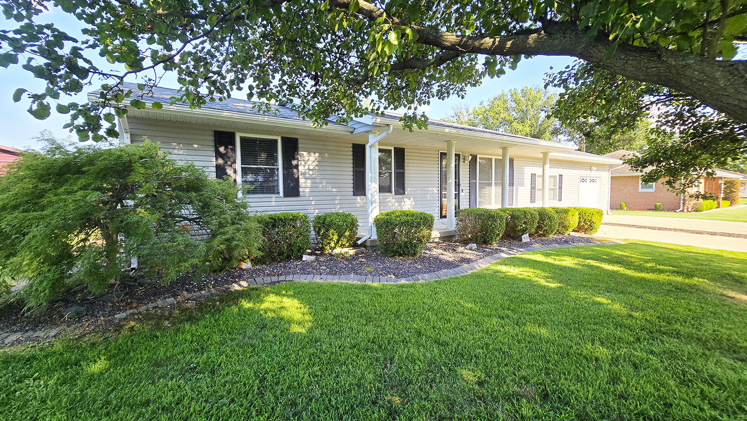 431 Easthaven Drive Property Photo 1