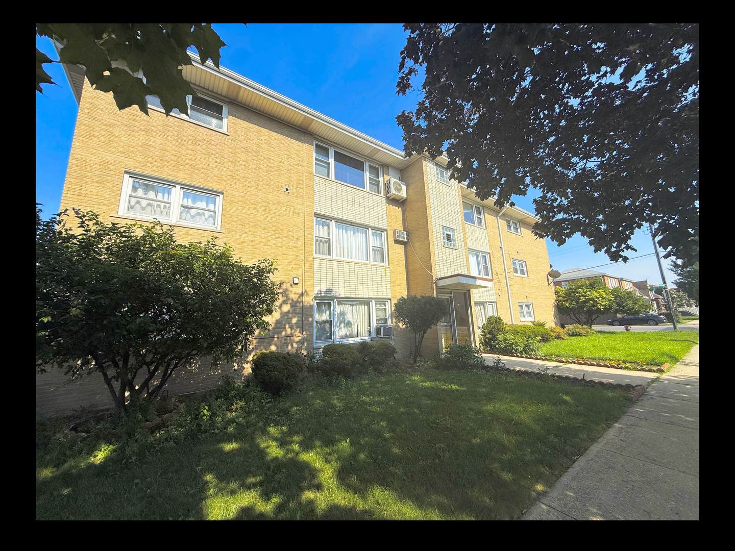 3820 W 47th Street 2SE Property Photo 1