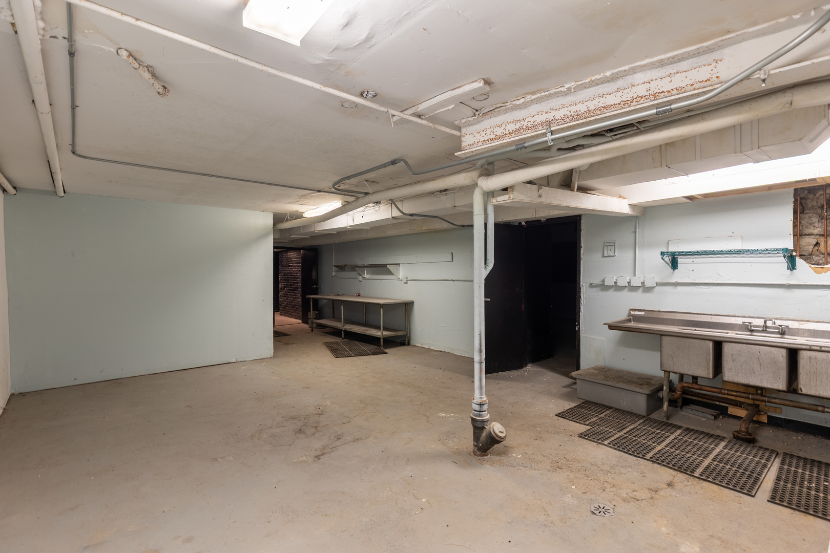 440 N State Street Property Photo 16