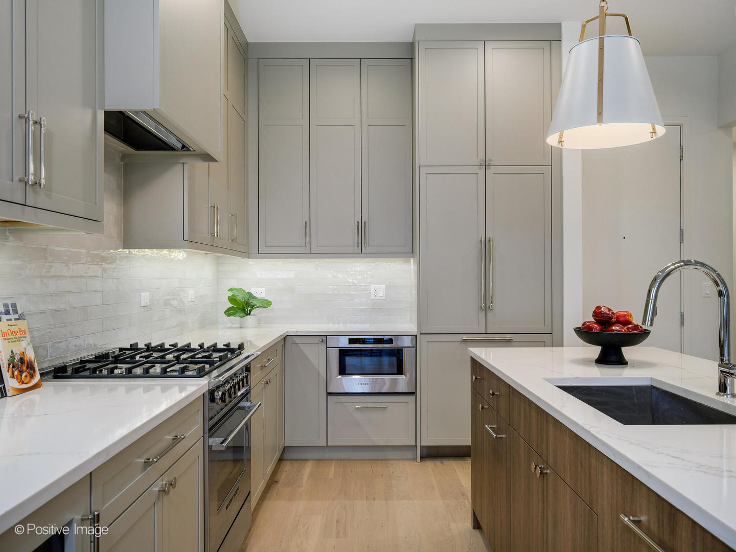 1821 N Kimball Avenue 2f Property Photo 6