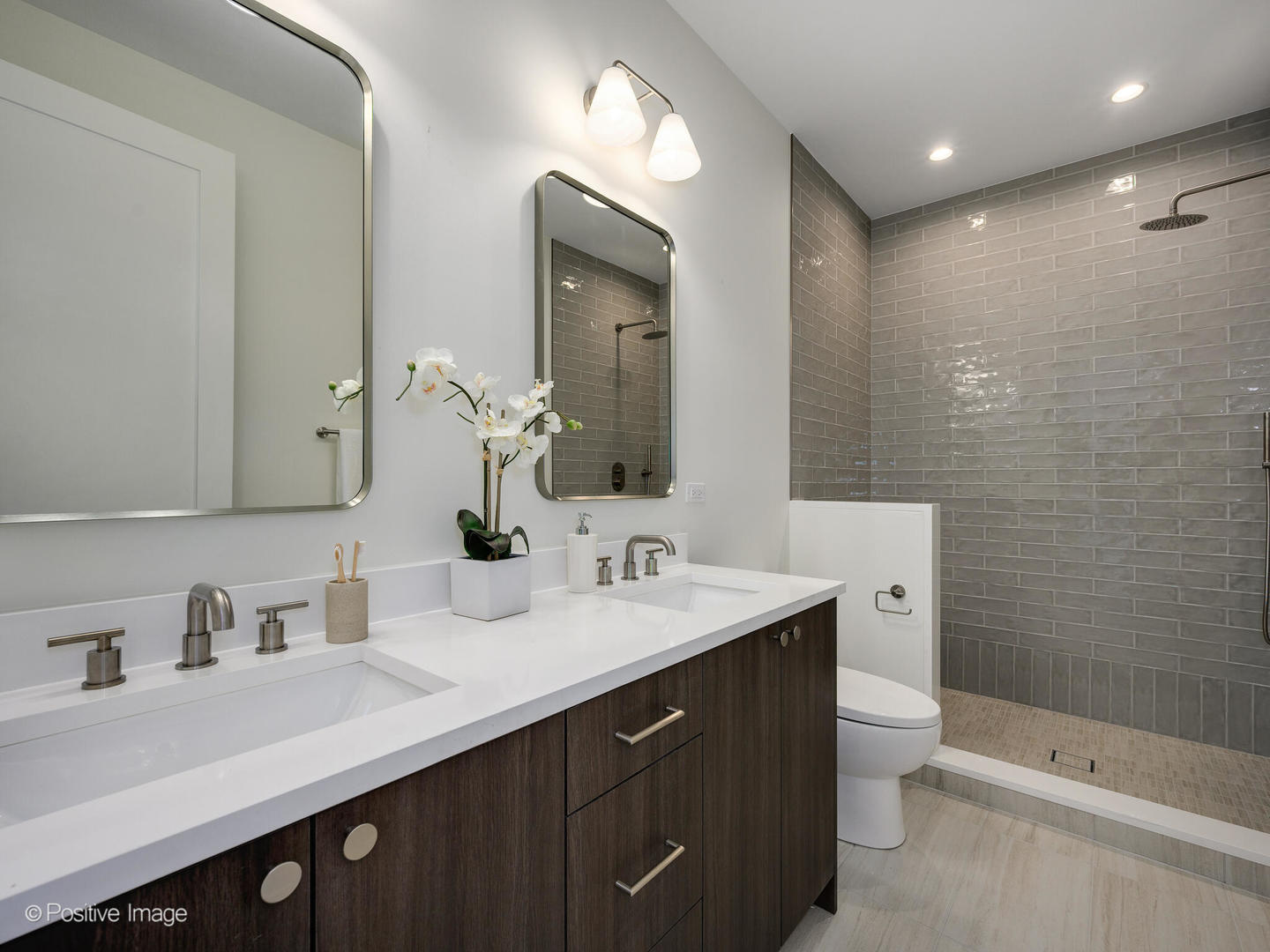 1821 N Kimball Avenue 2f Property Photo 8