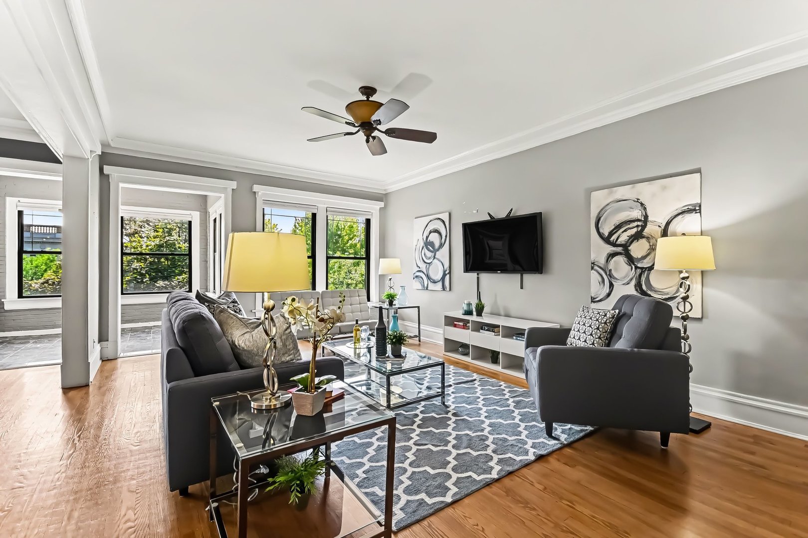 1140 E Hyde Park Boulevard 3d Property Photo 3