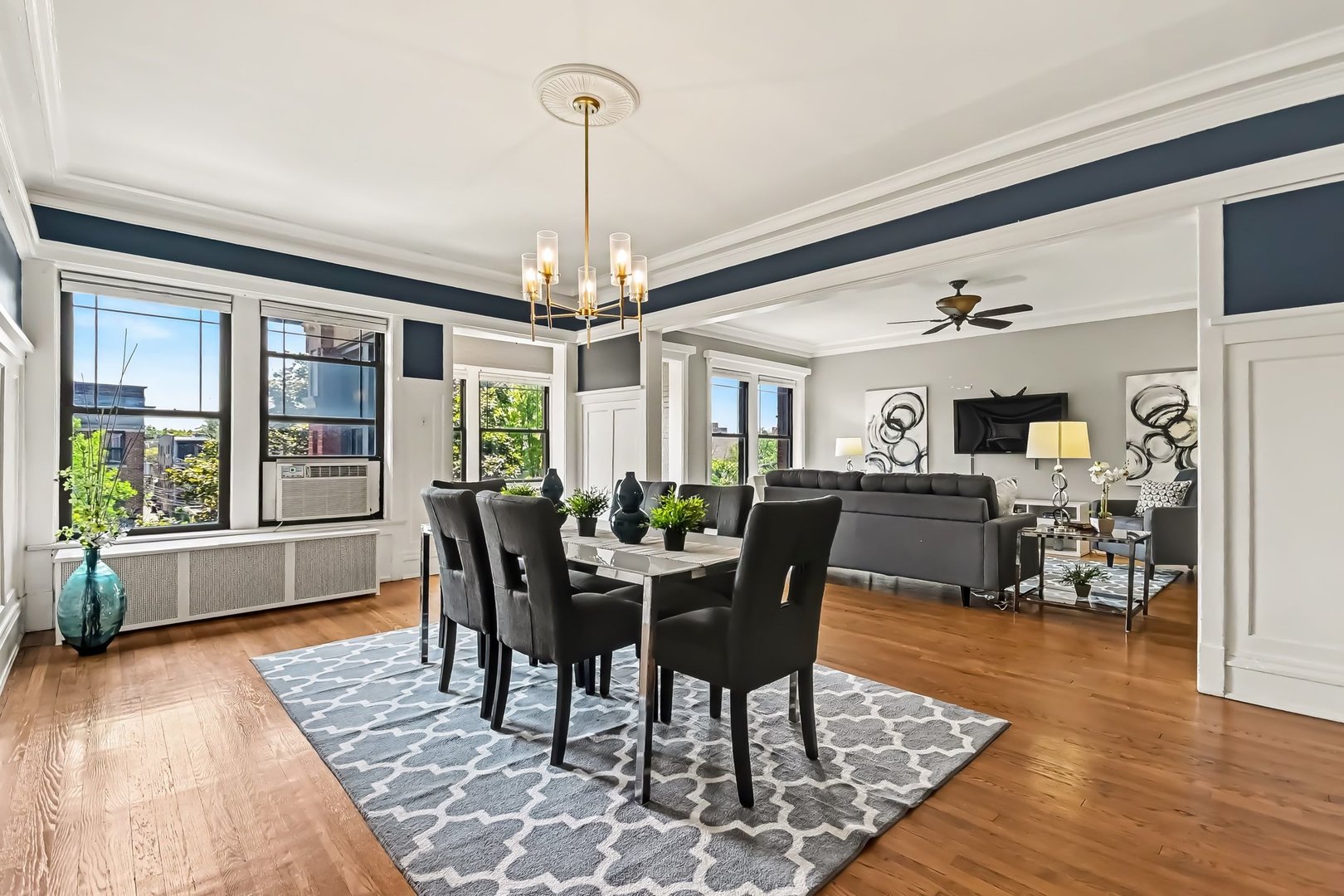 1140 E Hyde Park Boulevard 3d Property Photo 5