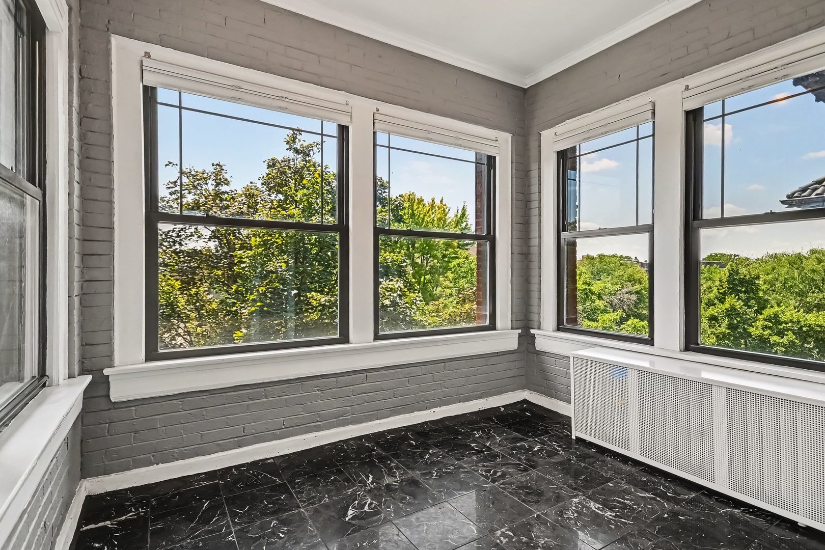 1140 E Hyde Park Boulevard 3d Property Photo 7