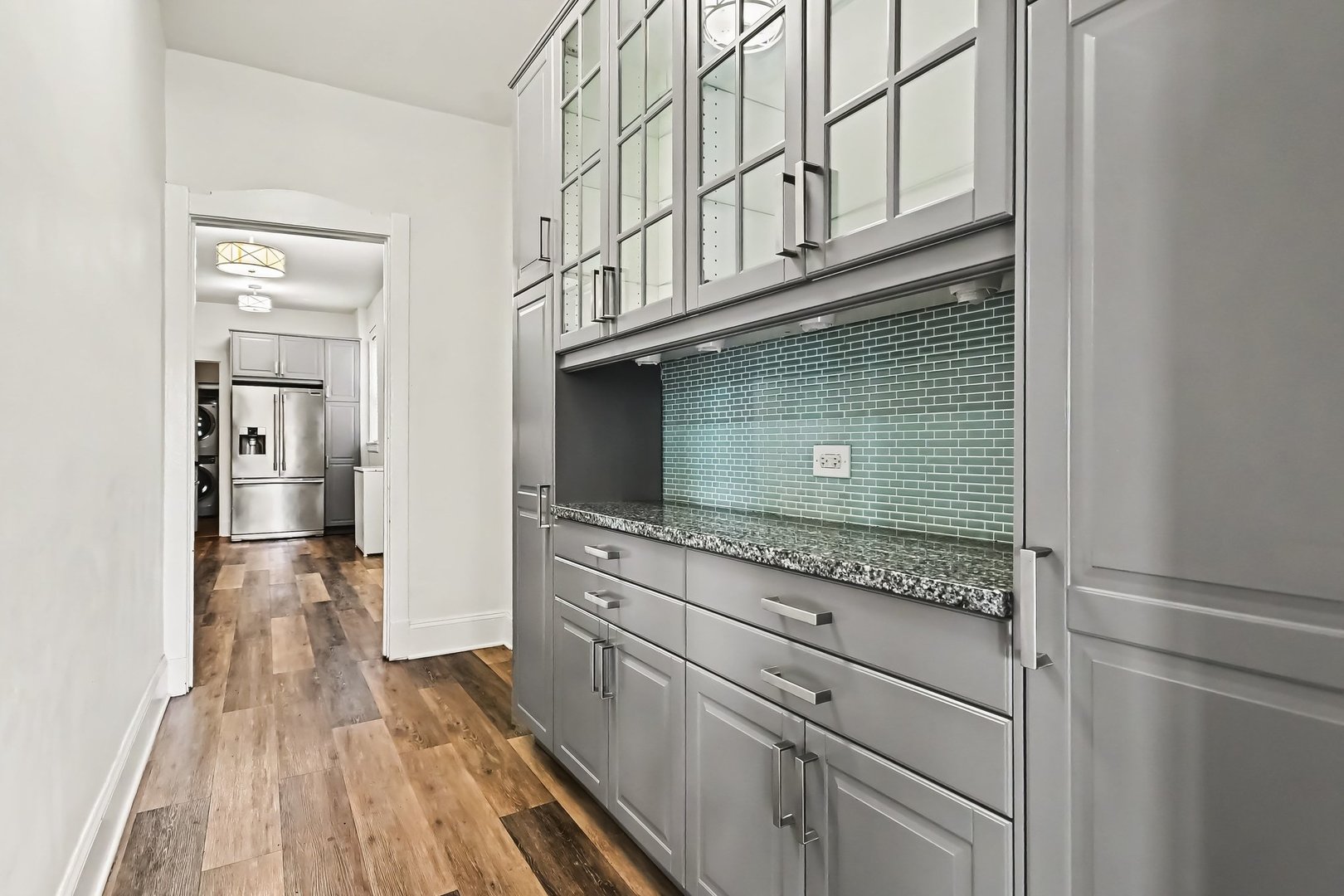 1140 E Hyde Park Boulevard 3d Property Photo 9