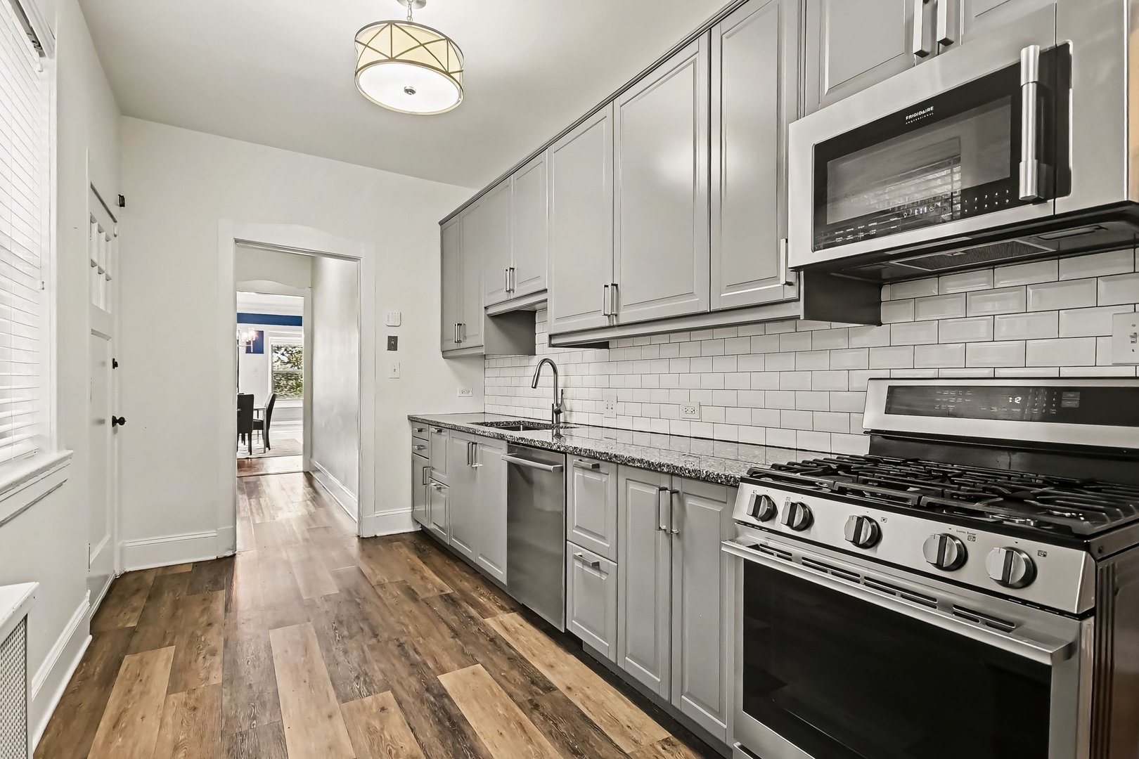 1140 E Hyde Park Boulevard 3d Property Photo 11