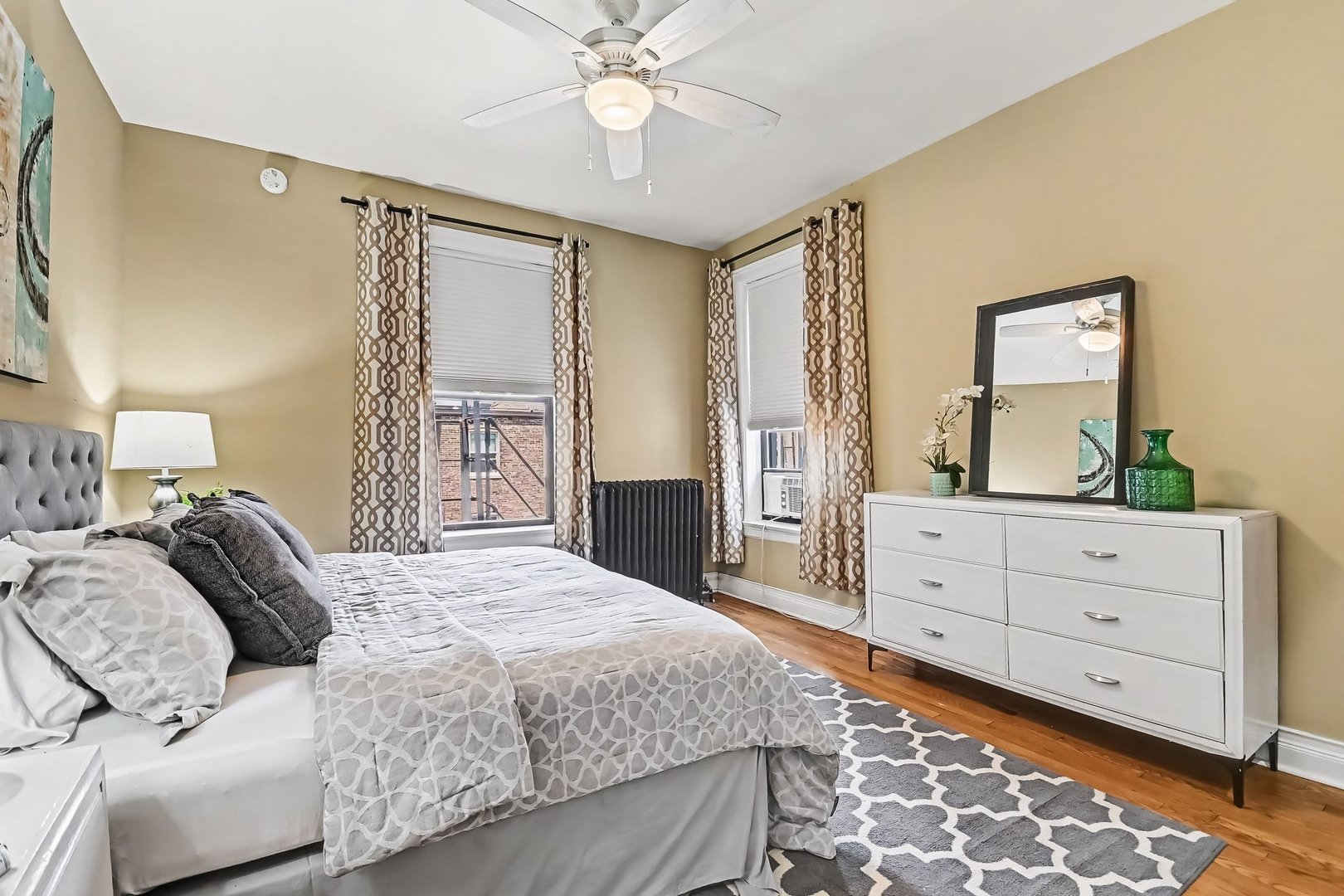 1140 E Hyde Park Boulevard 3d Property Photo 12