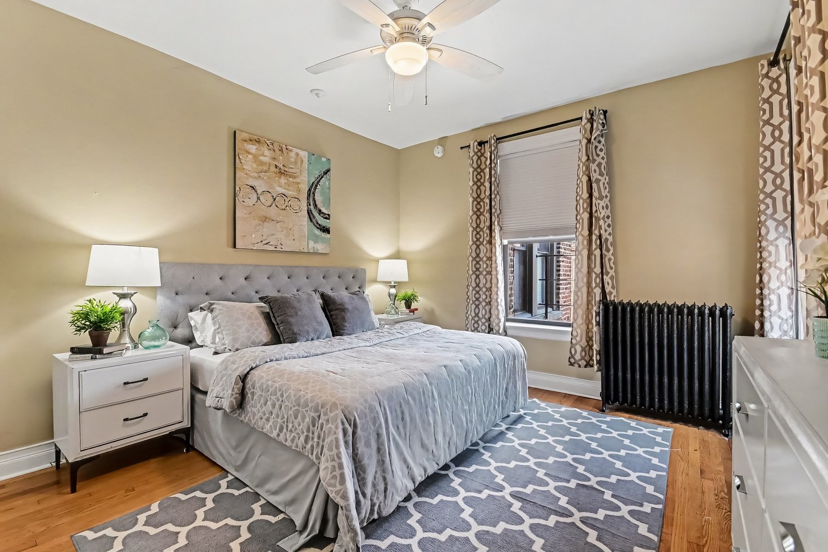 1140 E Hyde Park Boulevard 3d Property Photo 13
