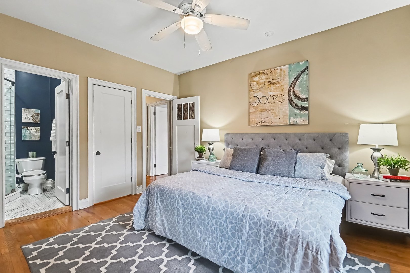 1140 E Hyde Park Boulevard 3d Property Photo 14