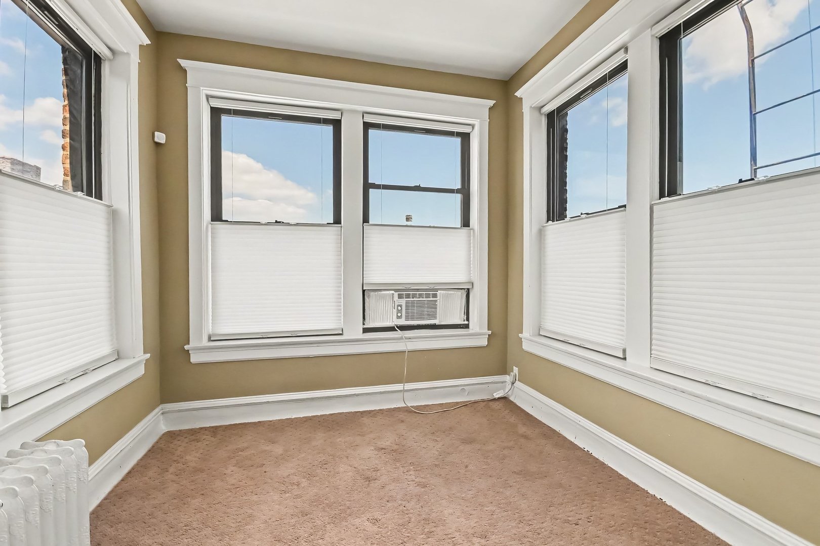 1140 E Hyde Park Boulevard 3d Property Photo 17
