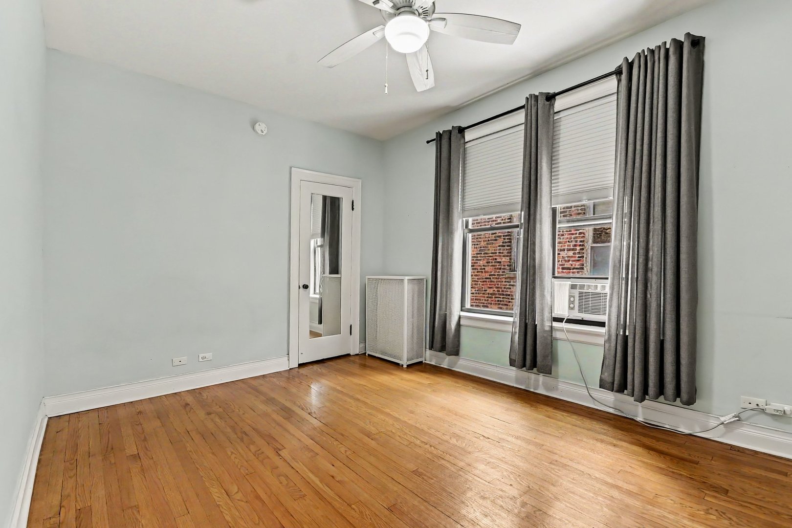 1140 E Hyde Park Boulevard 3d Property Photo 18