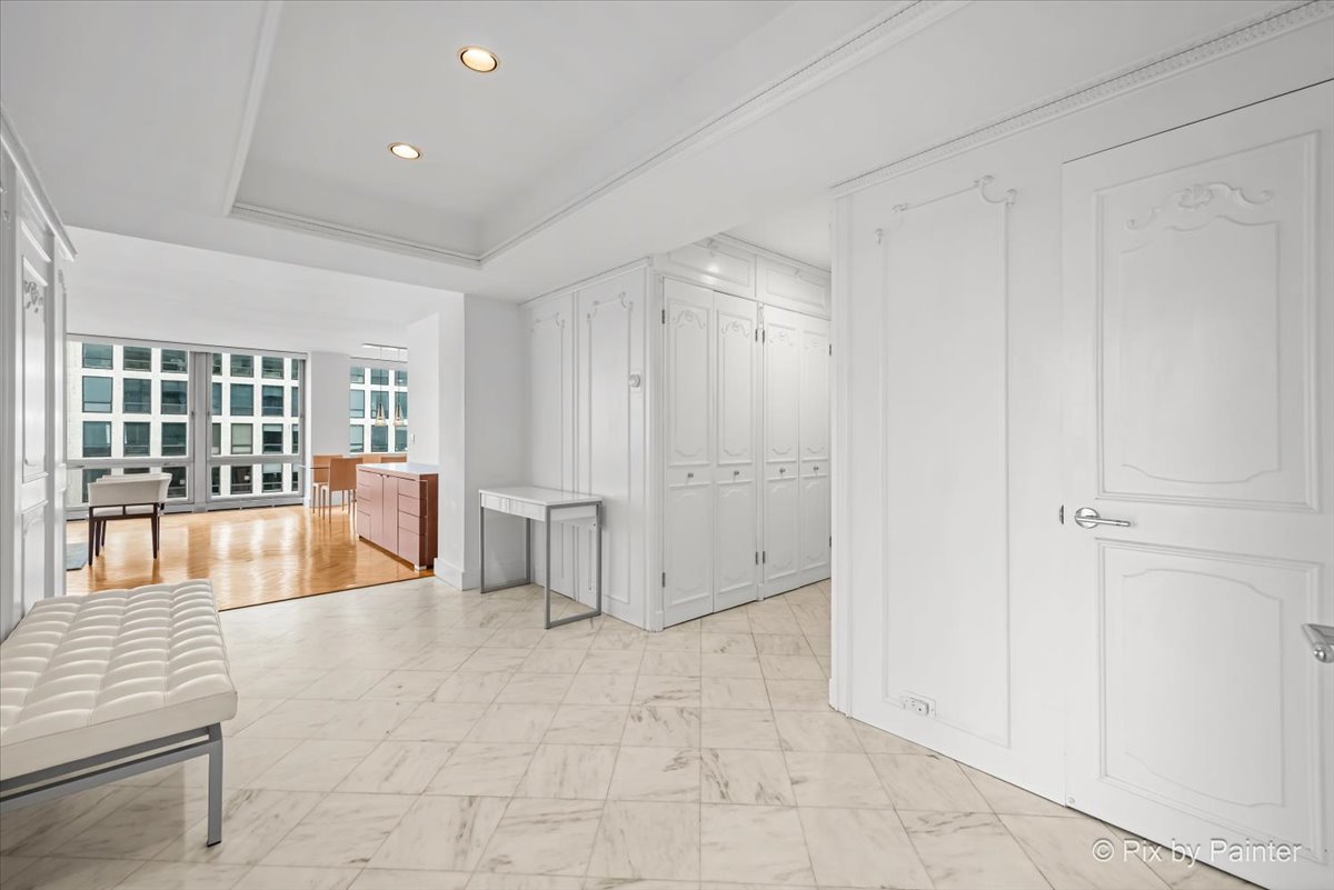 860 N Lake Shore Drive 19l Property Photo 13
