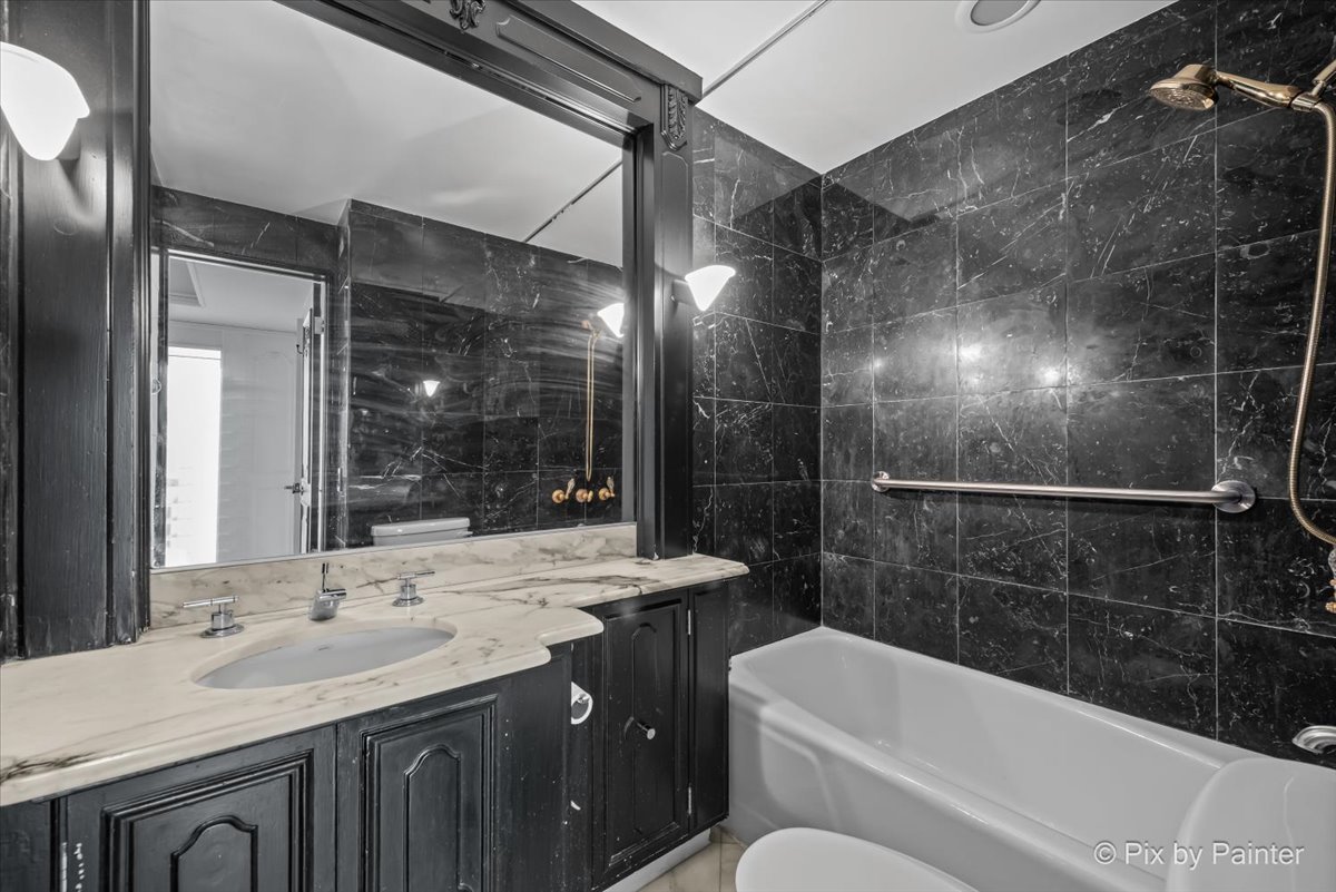860 N Lake Shore Drive 19l Property Photo 22