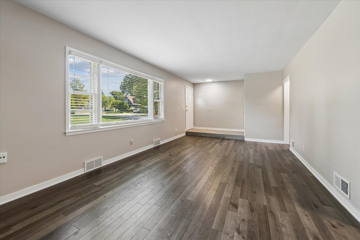 110 W 12th Avenue Property Photo 6