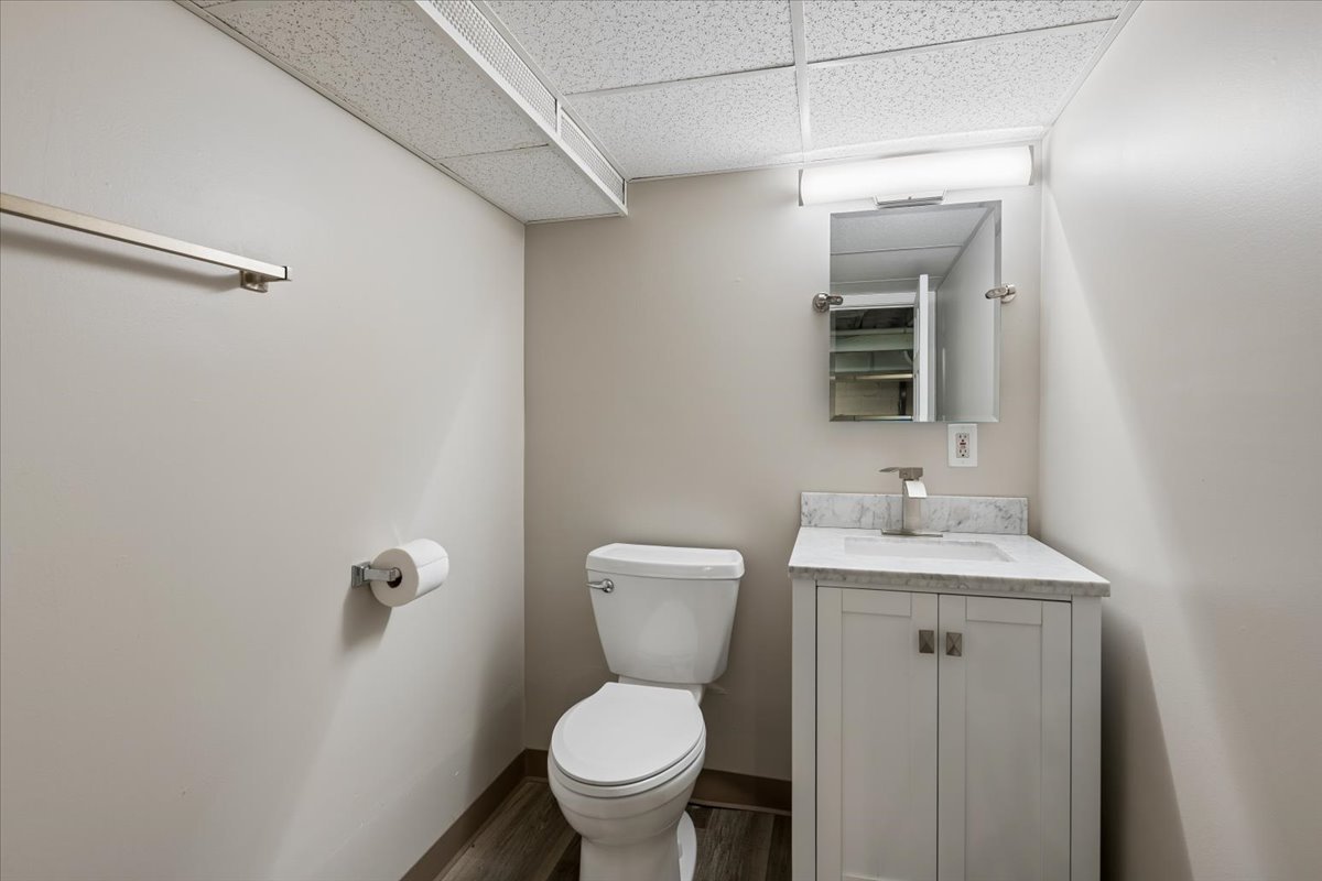 110 W 12th Avenue Property Photo 18
