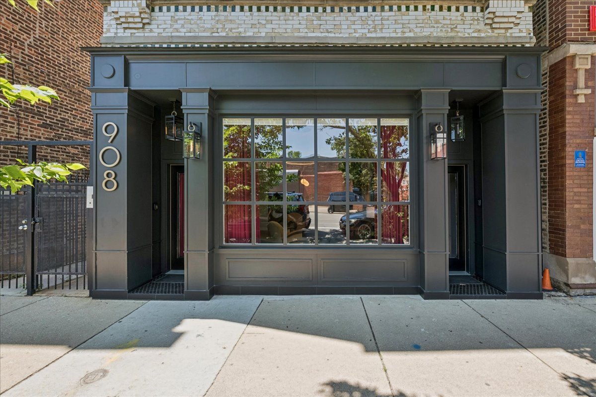 908 N California Avenue 1 Property Photo 1