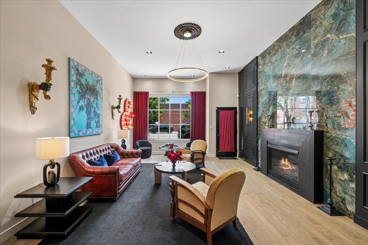 908 N California Avenue 1 Property Photo 6
