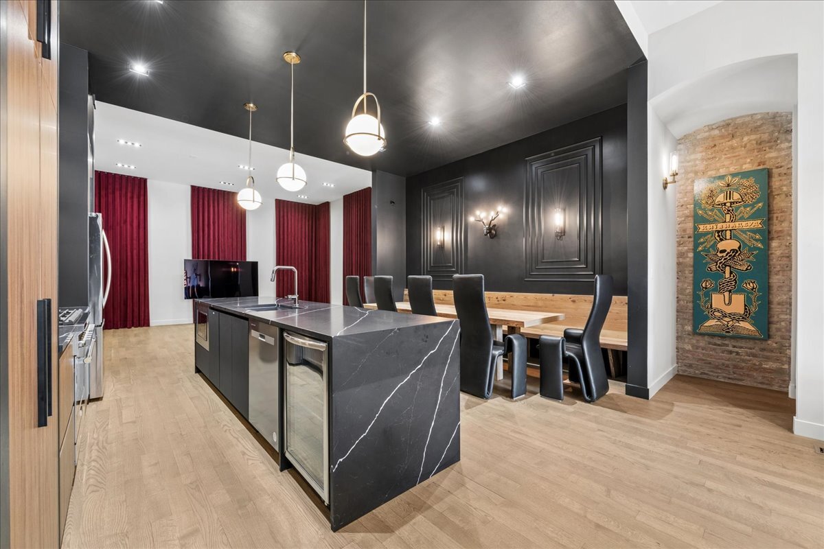 908 N California Avenue 1 Property Photo 8