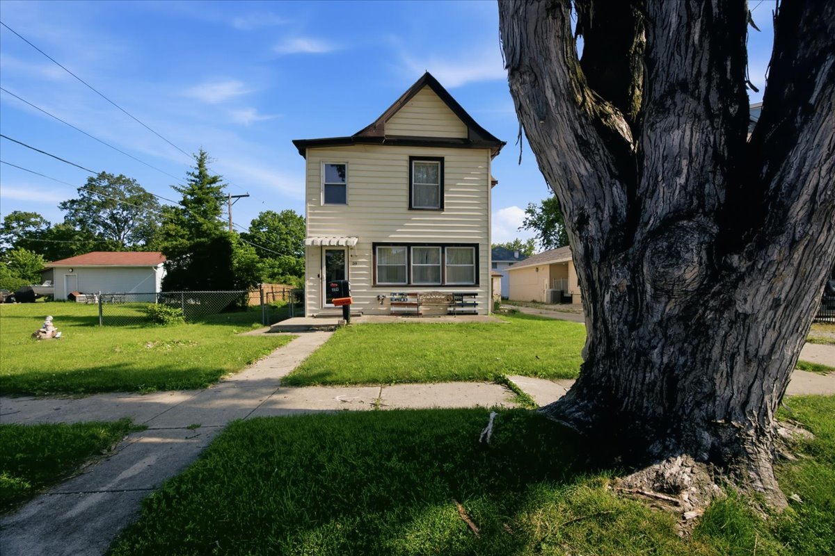 219 E Michigan Avenue Property Photo 1