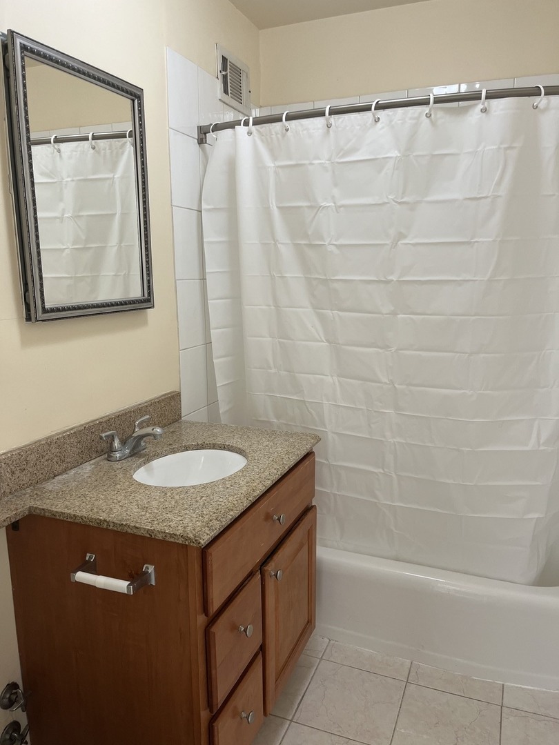 6157 N Sheridan Road 18e Property Photo 9