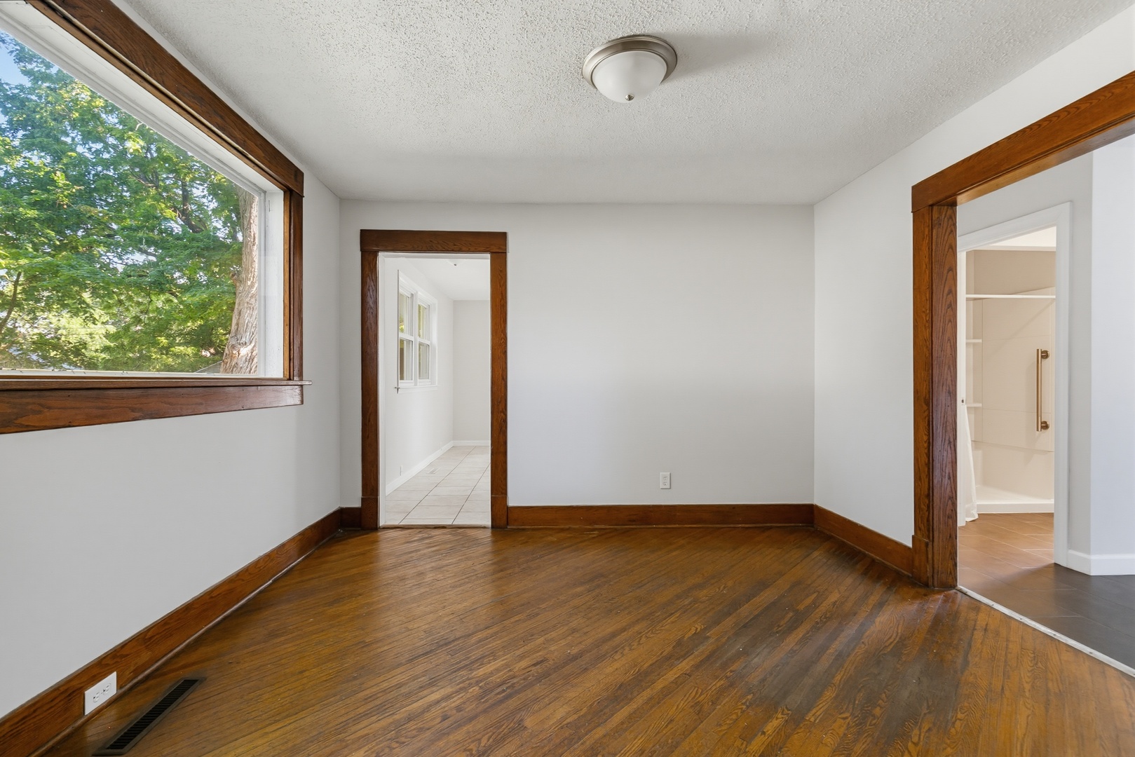 810 W 14th Street Property Photo 9