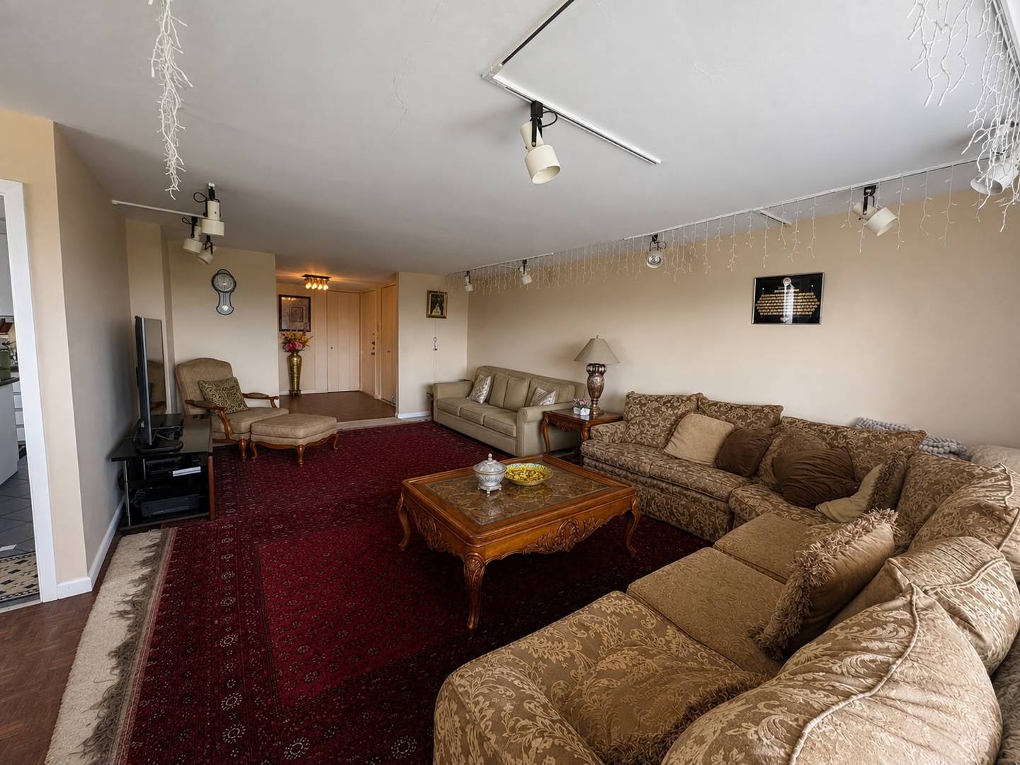 7061 N Kedzie Avenue 1102 Property Photo 6
