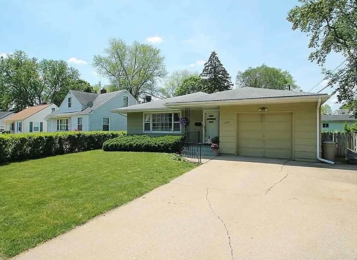 2107 Ohio Parkway Property Photo 1