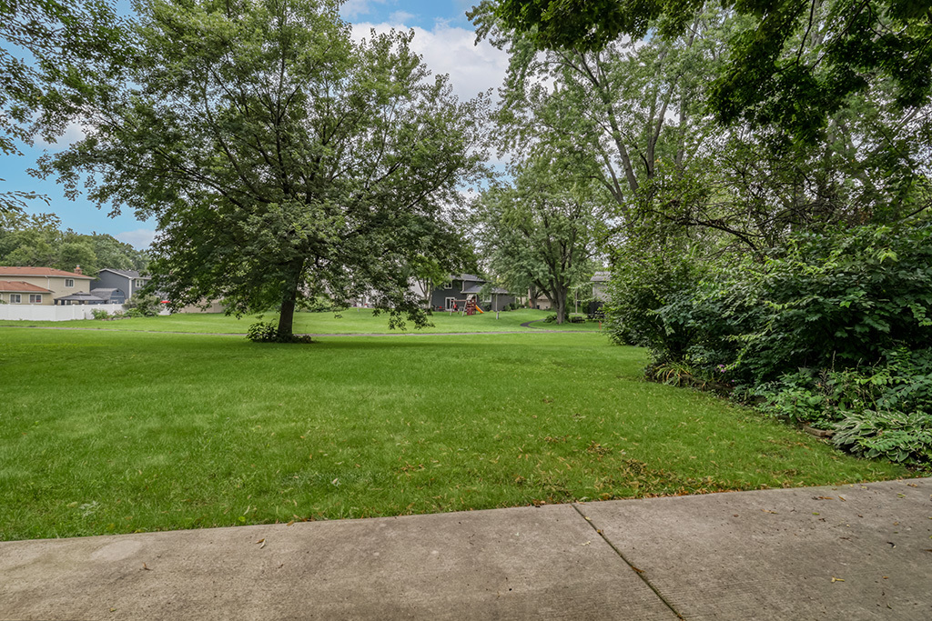 2593 Yellow Star Street Property Photo 2