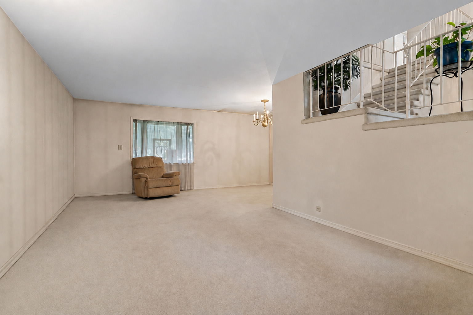 2593 Yellow Star Street Property Photo 5